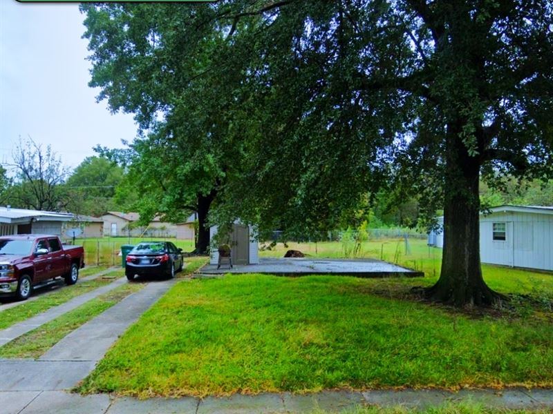 Lot with Concrete Pad Ready To Go : Pine Bluff : Jefferson County : Arkansas