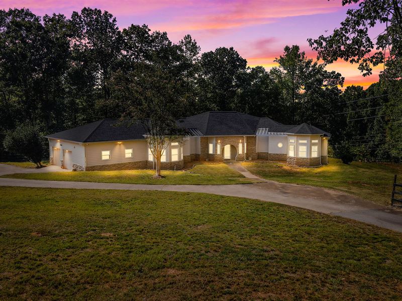 Custom Home Nestled On 14 Acres : McDonough : Henry County : Georgia