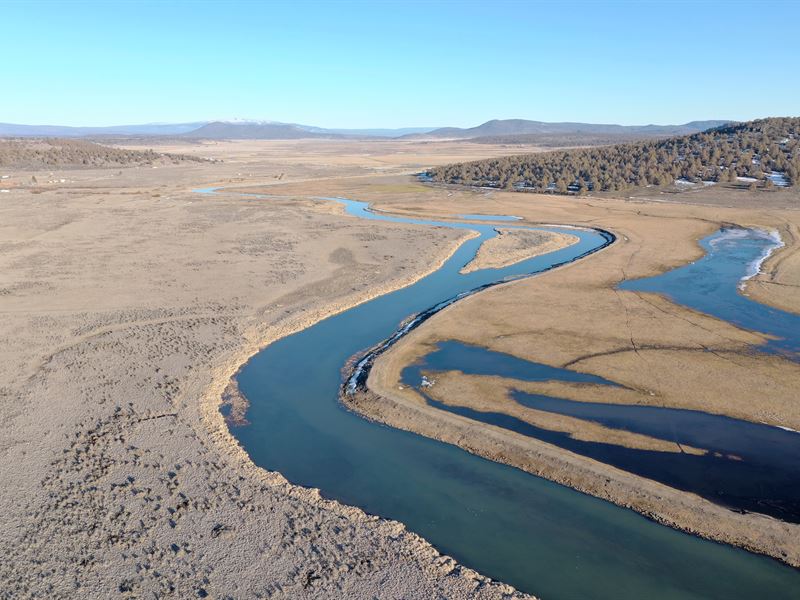 Oregon Riverfront Retreat : Chiloquin : Klamath County : Oregon