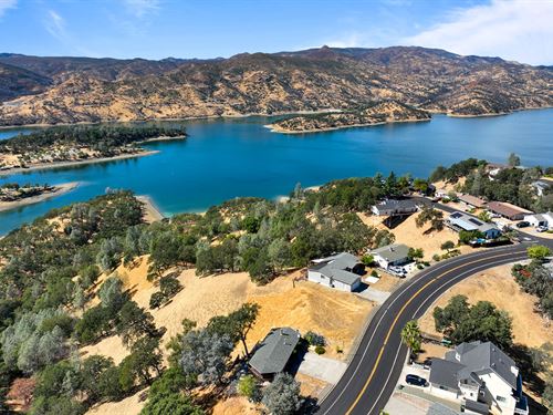 Amazing Lake Views in Napa Valley : Napa : California