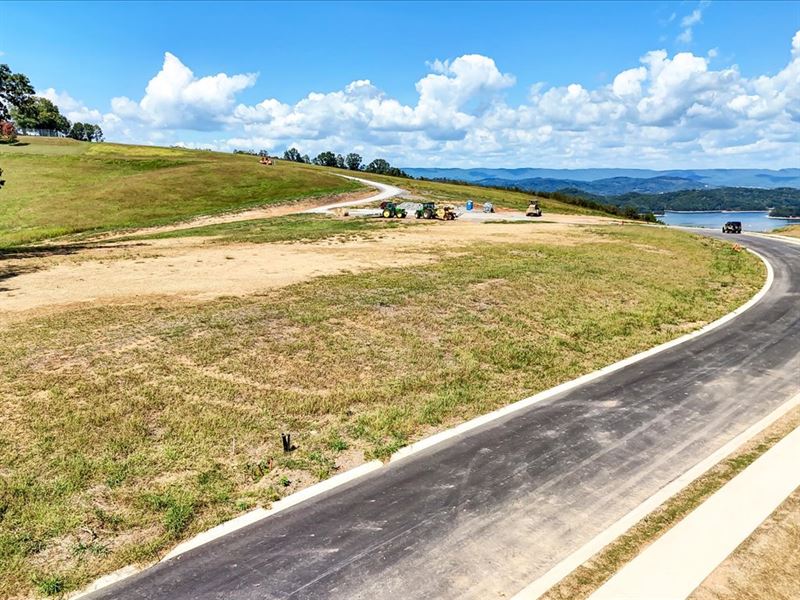 Building Lot in Exclusive Windswept : Morristown : Hamblen County : Tennessee