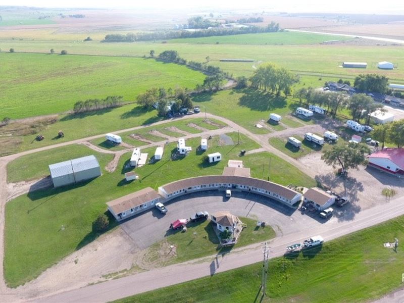 Circle H Lodging and Campground : Lake Andes : Charles Mix County : South Dakota