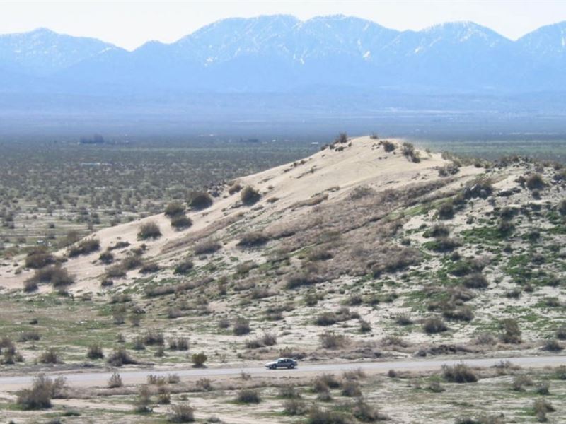 Hot Location, Expanding Area : Lake Los Angeles : Los Angeles County : California