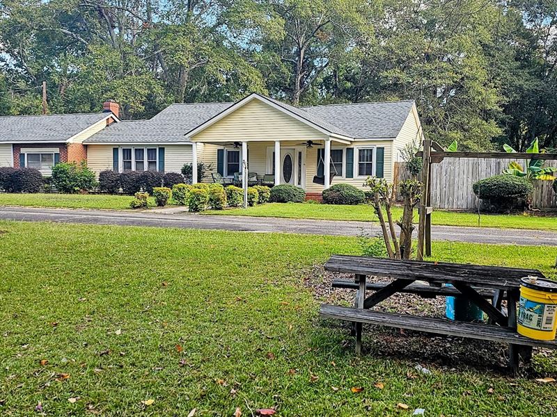 Beautiful Home, Pond, Barn, Arena : Thomaston : Upson County : Georgia