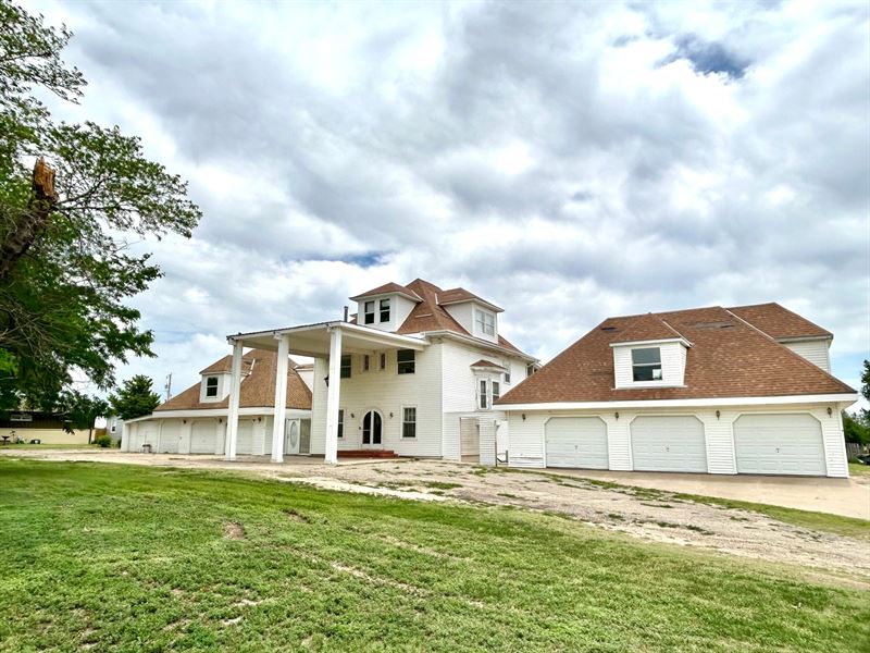 2390 E 27th St Hays : Hays : Ellis County : Kansas