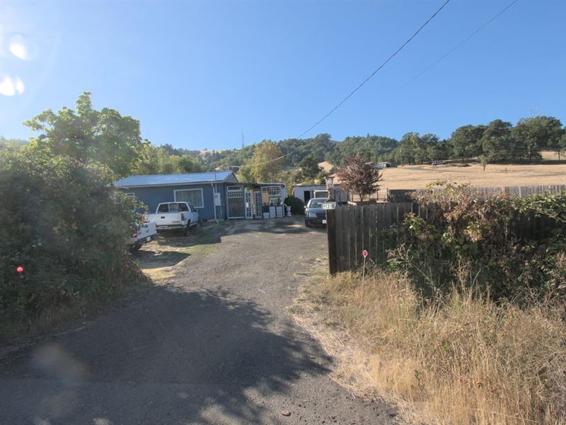 11310 N Umpqua Hwy, Roseburg, OR : Roseburg : Douglas County : Oregon