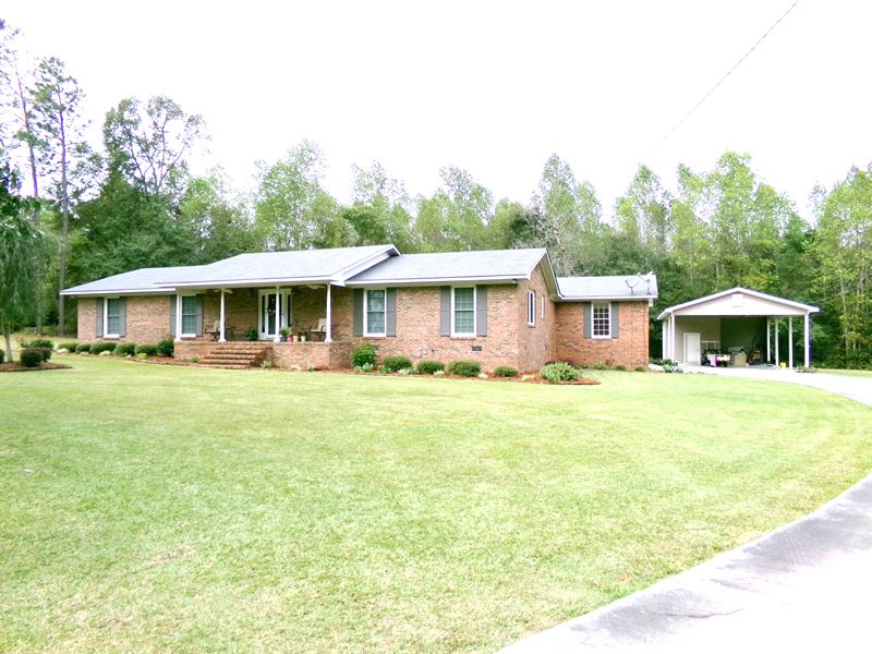 Charming Brick Family Home : Swainsboro : Emanuel County : Georgia
