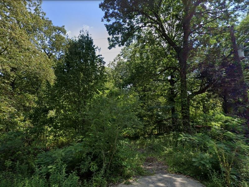 Across Street From Lake : Pine Bluff : Jefferson County : Arkansas