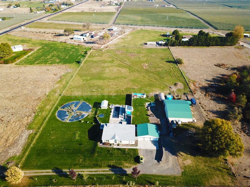 Stunning Views & Set up for Horses : Kennewick : Benton County : Washington