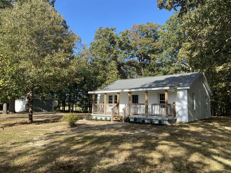 Like New Country Home for Sale : Adamsville : Hardin County : Tennessee