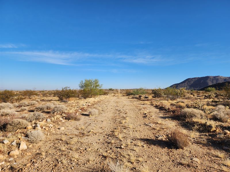Investor Delight, 2.35 Acres : Yucca : Mohave County : Arizona