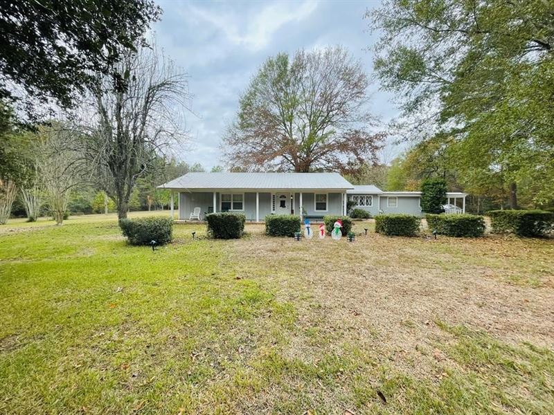 Country Home with Acreage for Sale : Monticello : Lawrence County : Mississippi