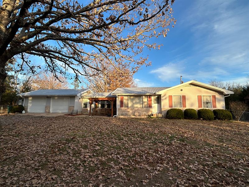 Country Home with Acreage : Mountain View : Howell County : Missouri