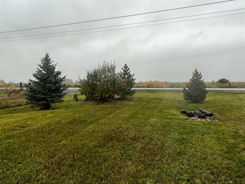 Country Living, Road 8 : Huntley : Yellowstone County : Montana