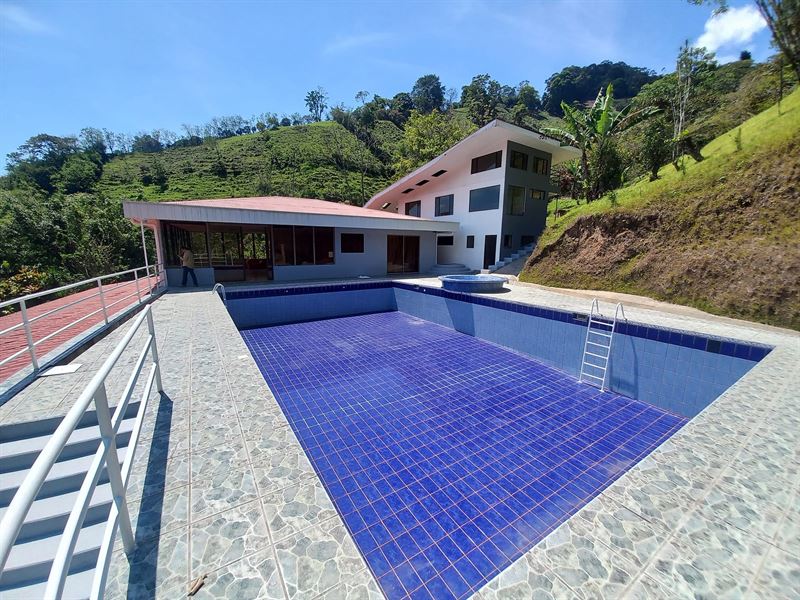 Beautiful Fifth Hotel Type : Tucurrique Cartago : Costa Rica