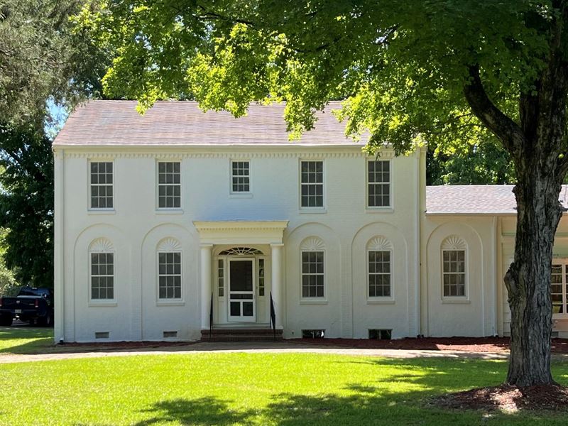 Home in Neshoba County at 423 Pecan : Philadelphia : Neshoba County : Mississippi