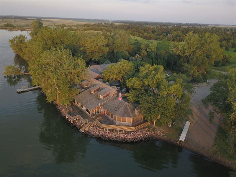 Anchors Away Lodge and Resort : Aberdeen : Brown County : South Dakota