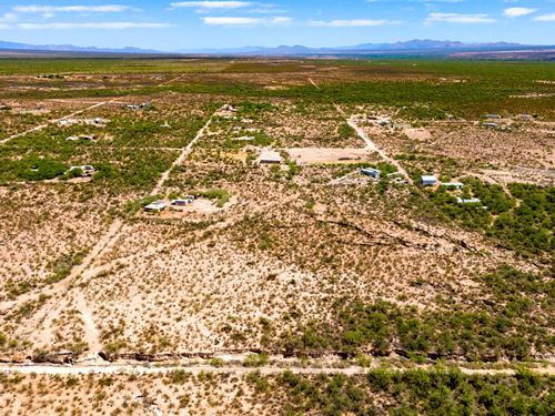 Build / RV Land with Mountain Views : Huachuca City : Cochise County : Arizona