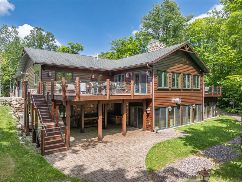 Montreal River Home and Acreage : Oma : Iron County : Wisconsin