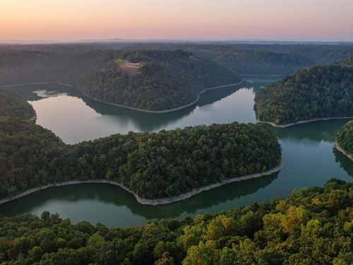 438 Acres on Center Hill Lake : Silver Point : Dekalb County : Tennessee