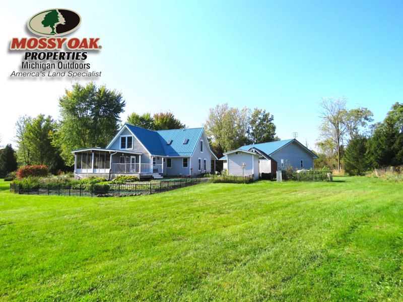 36973 County Rd 665 Paw Paw, MI 490 : Paw Paw : Van Buren County : Michigan