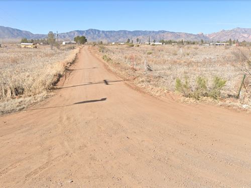 Corner Double Lot with Good Access : Pearce : Cochise County : Arizona