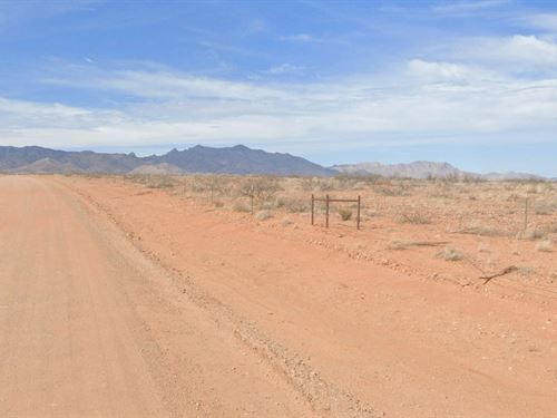 .9 Ac, Electric Across The Street : Pearce : Cochise County : Arizona