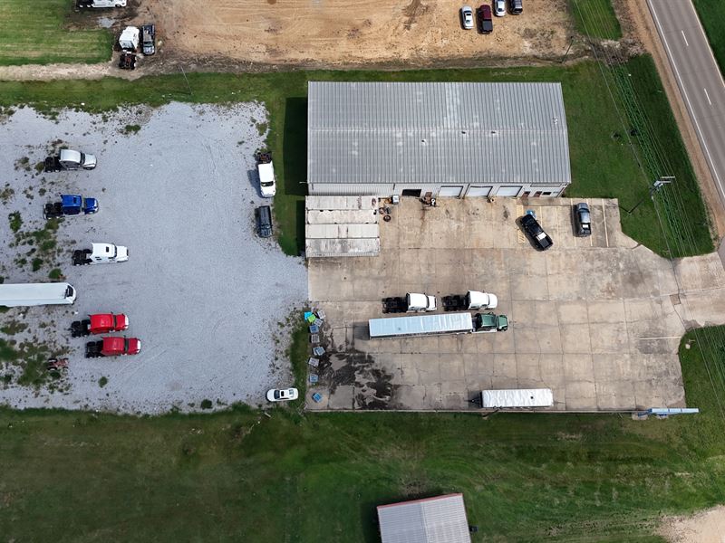 2.3 Acre Commercial Lot with a Buil : Indianola : Sunflower County : Mississippi