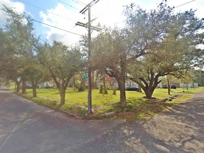 Paved Access Lot : Port Arthur : Jefferson County : Texas