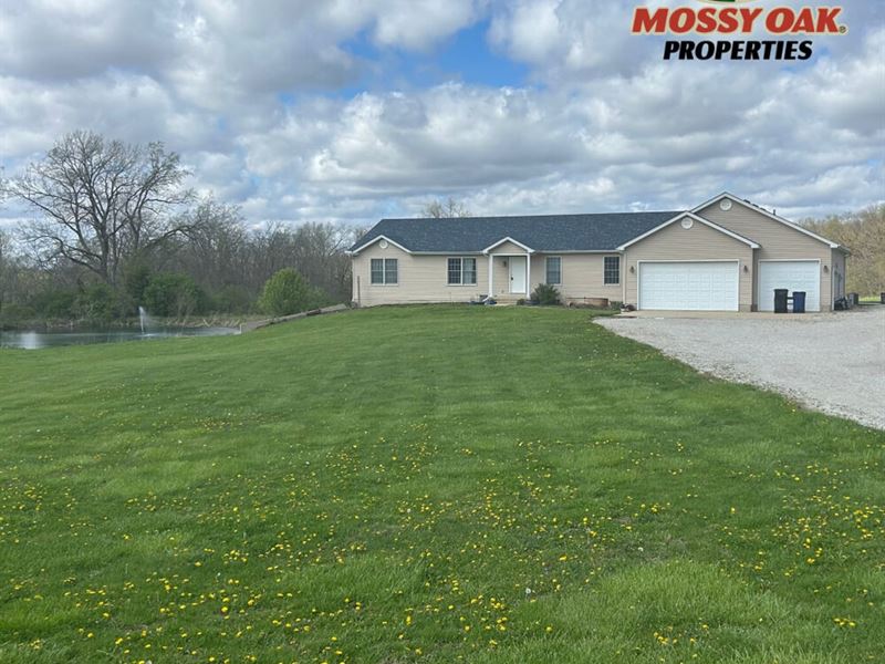 9022 Sheets Rd : Oakley : Macon County : Illinois