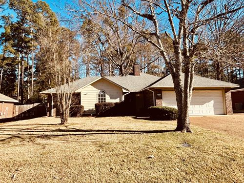 Charming Home Near The Reservoir : Madison : Mississippi