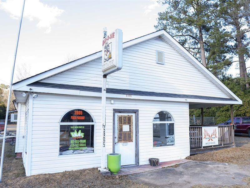 Commercial Retail Building Peach Co : Fort Valley : Peach County : Georgia