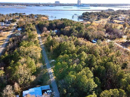 .32 Acre Lot 8 In Jackson County : Saint Martin : Jackson County : Mississippi