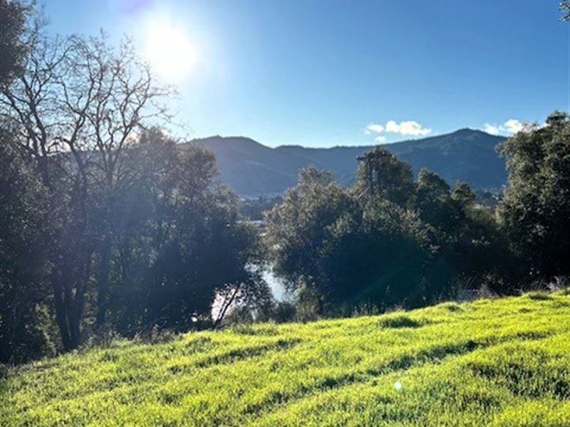 Secluded 1.60 Acre Lot in Talmage : Ukiah : Mendocino County : California