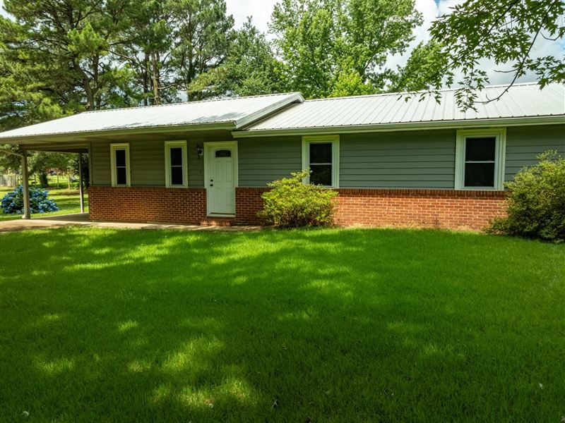 3 Bed 2 Bath Home, Freshly Painted : Batesville : Independence County : Arkansas
