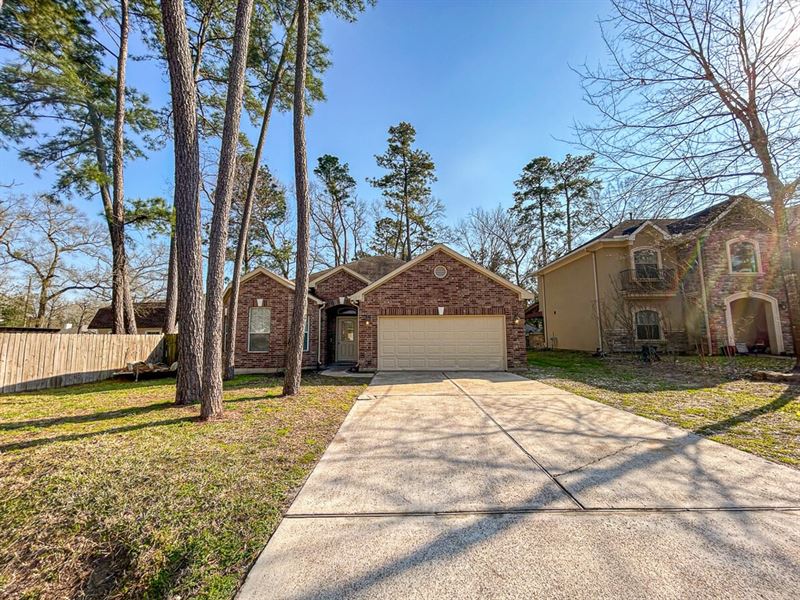 1527 Glen Oaks Drive, Conroe : Conroe : Montgomery County : Texas