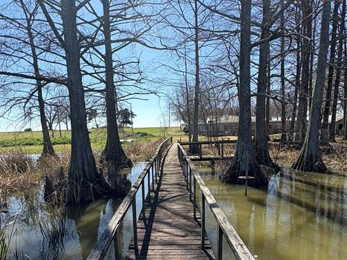 Lakefront Home in Washington County : Glen Allan : Washington County : Mississippi