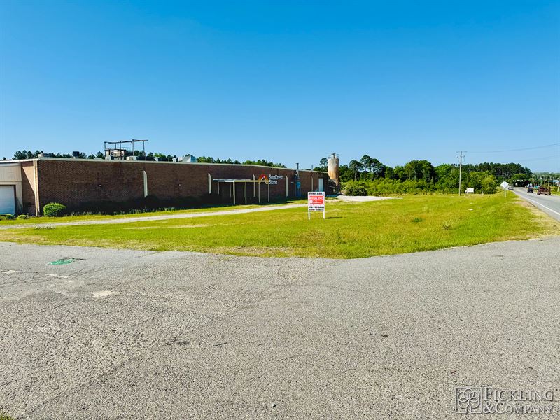 Large Box Warehouse On 16.66 Ac : Fitzgerald : Ben Hill County : Georgia