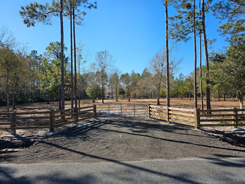 Perfect Location on Sheared Stokes : Hilliard : Nassau County : Florida