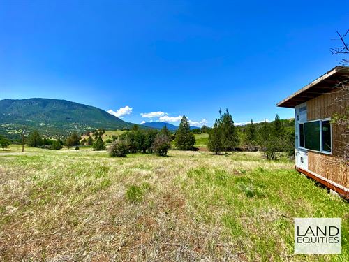 Bargain Priced with Storage Shed : Hornbrook : Siskiyou County : California