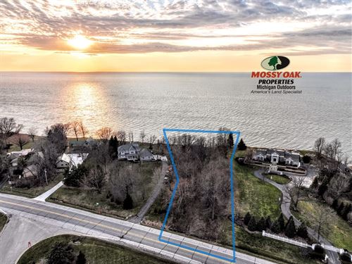 2 Acres Water Front on Lake Michiga : Benton Harbor : Berrien County : Michigan