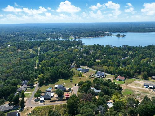 1.07 Acres in Lake Holbrook, TX : Mineola : Wood County : Texas