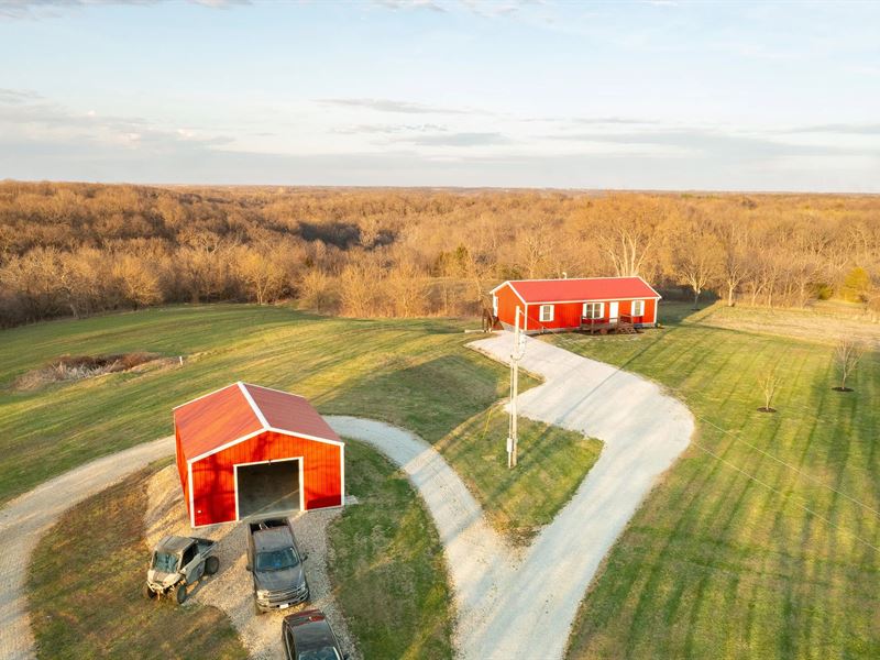 30 Acres with A Home in Ray County : Richmond : Ray County : Missouri