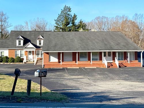 Office with Parking Near Town : Rocky Mount : Franklin County : Virginia