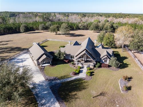 Luxury Riverfront Lodge : Bryceville : Nassau County : Florida