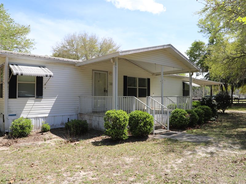 2.37 Acres of Serene Countryside : Florahome : Putnam County : Florida