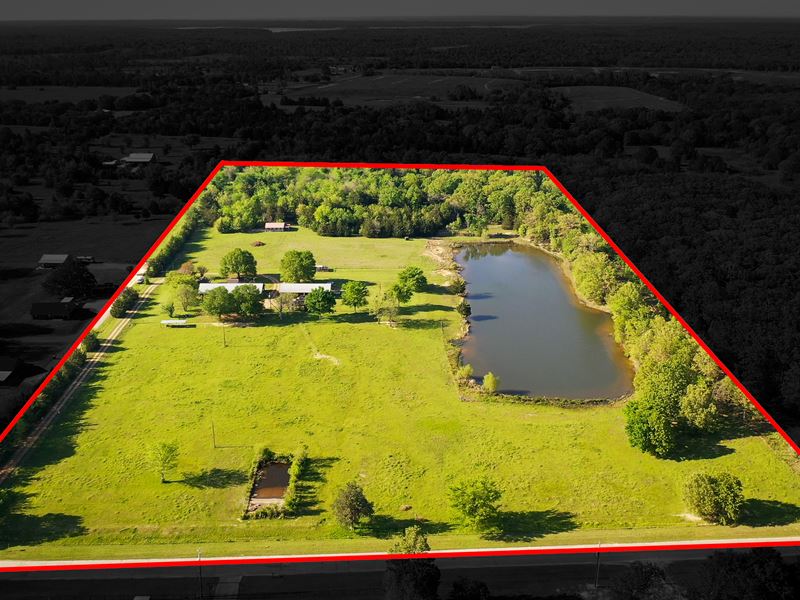 Country Estate in Powderly, TX : Powderly : Lamar County : Texas