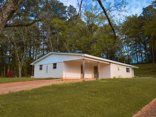 172 Coffee Street : Pontotoc : Mississippi