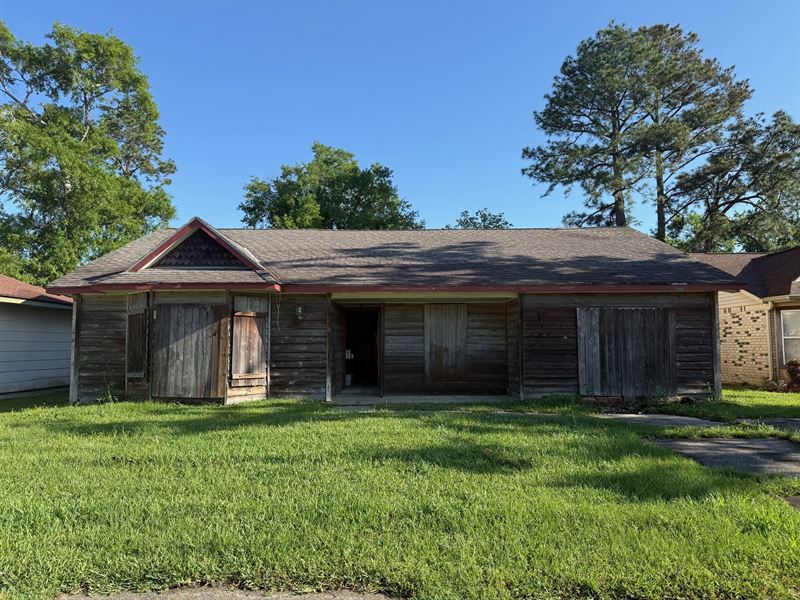 11 Single Family Homes & 4 Lots : Slidell : Saint Tammany Parish : Louisiana