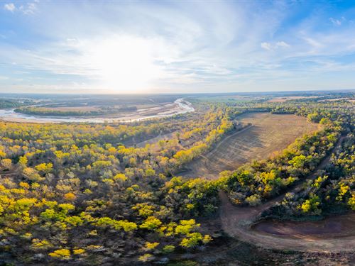 Hunter's Paradise, Trophy Deer : Cushing : Payne County : Oklahoma
